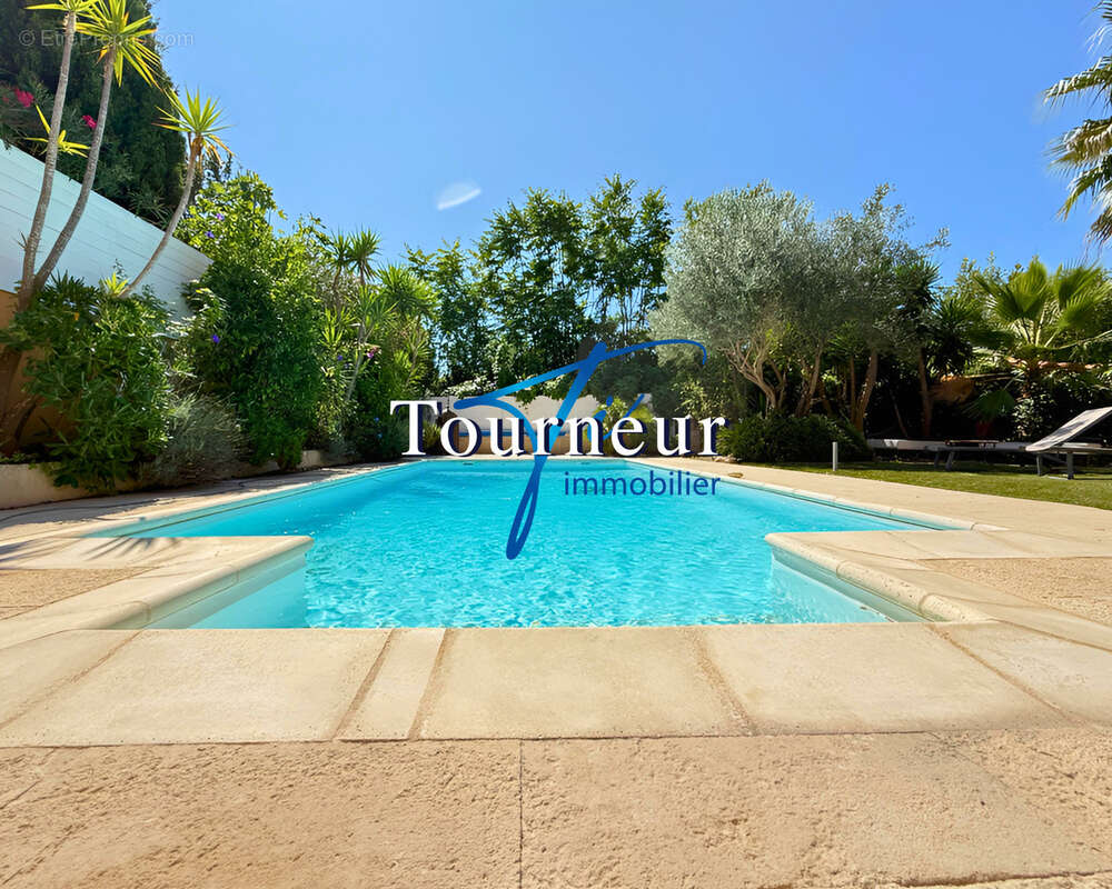 Maison à SIX-FOURS-LES-PLAGES