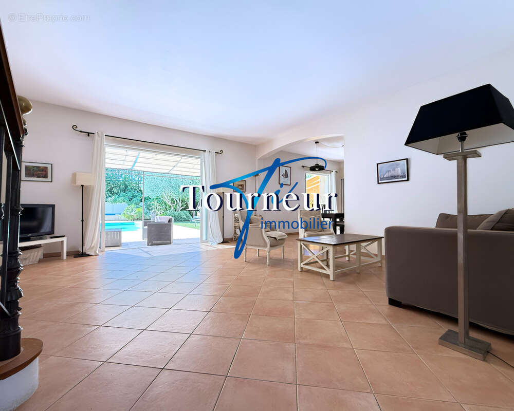 Maison à SIX-FOURS-LES-PLAGES