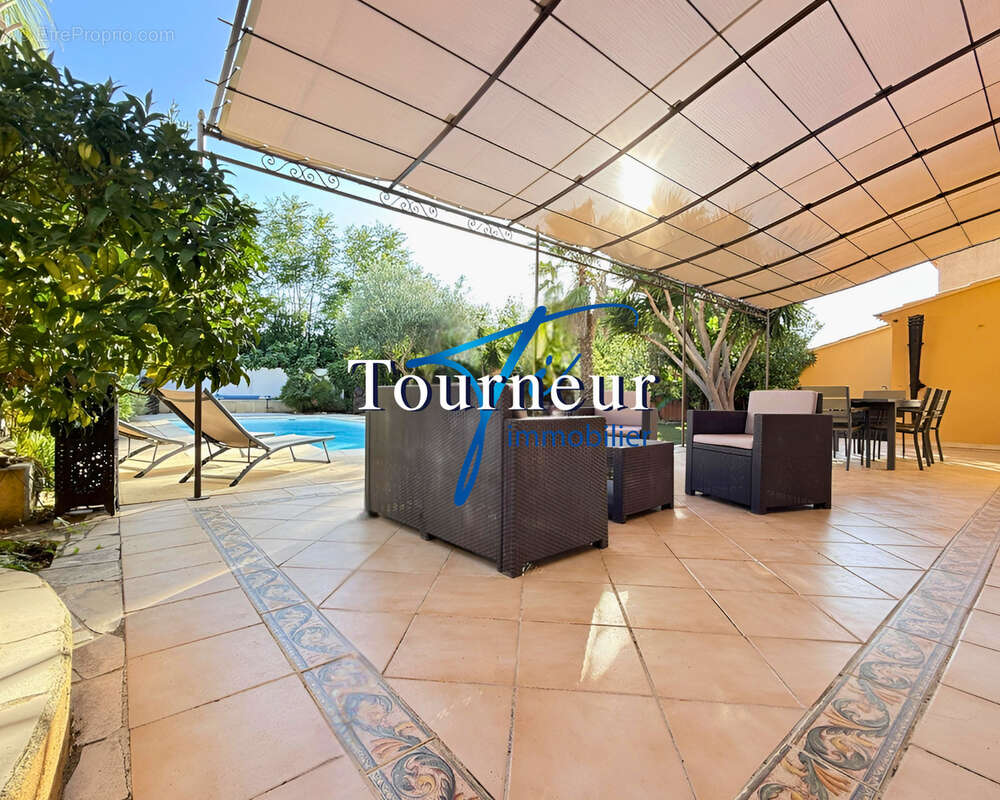 Maison à SIX-FOURS-LES-PLAGES