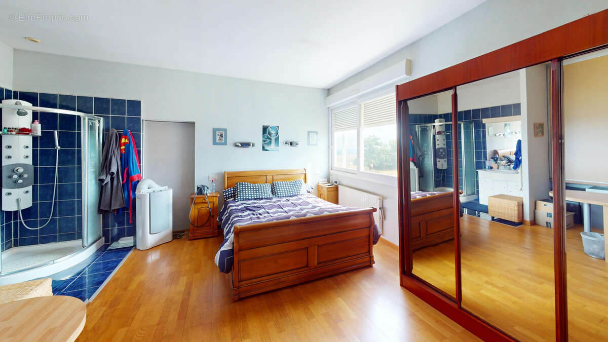 Commerce à LUC-LA-PRIMAUBE