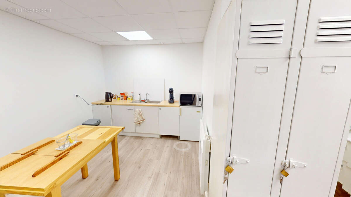 Commerce à LUC-LA-PRIMAUBE