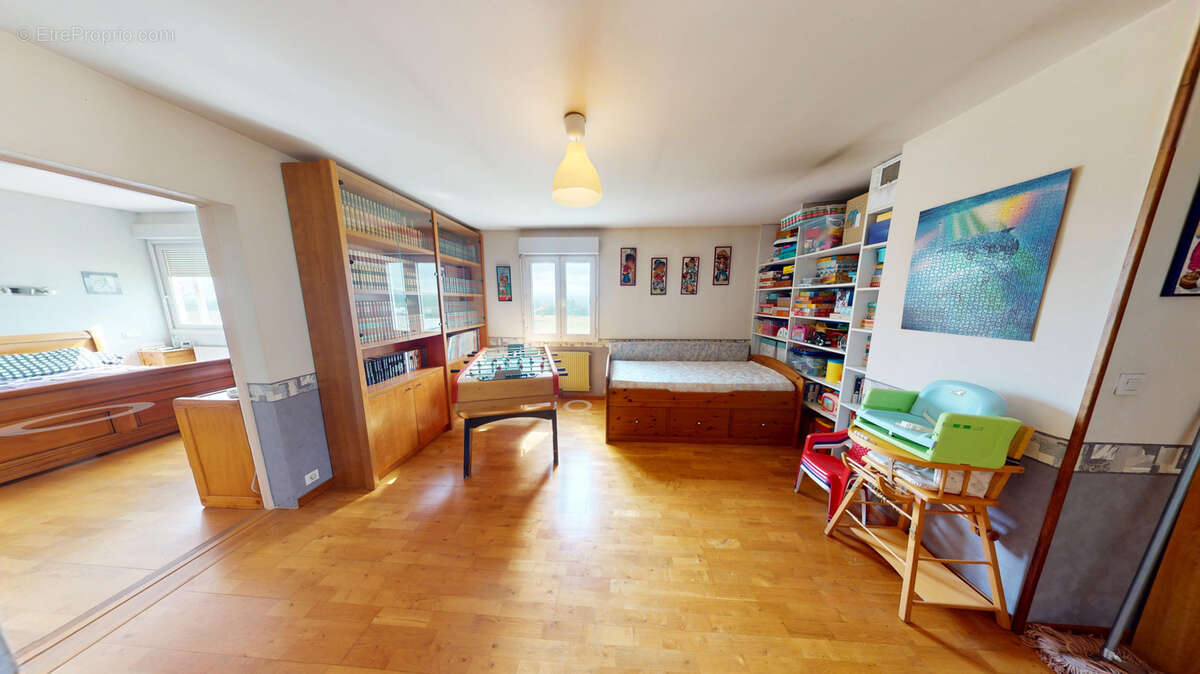 Commerce à LUC-LA-PRIMAUBE