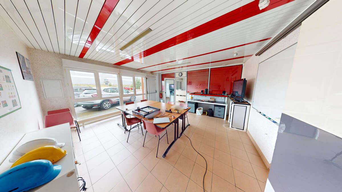 Commerce à LUC-LA-PRIMAUBE