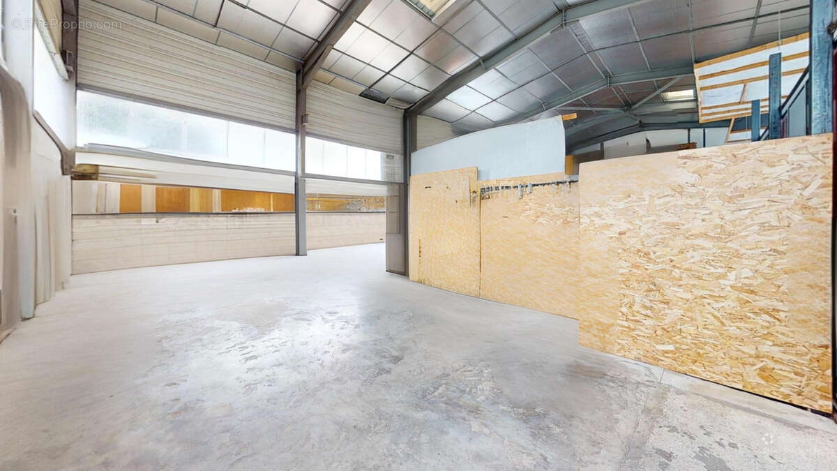 Commerce à LUC-LA-PRIMAUBE