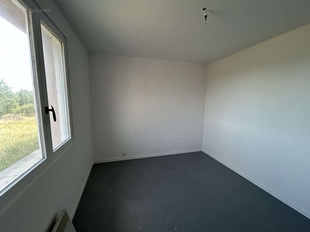 Maison à MIRANDOL-BOURGNOUNAC