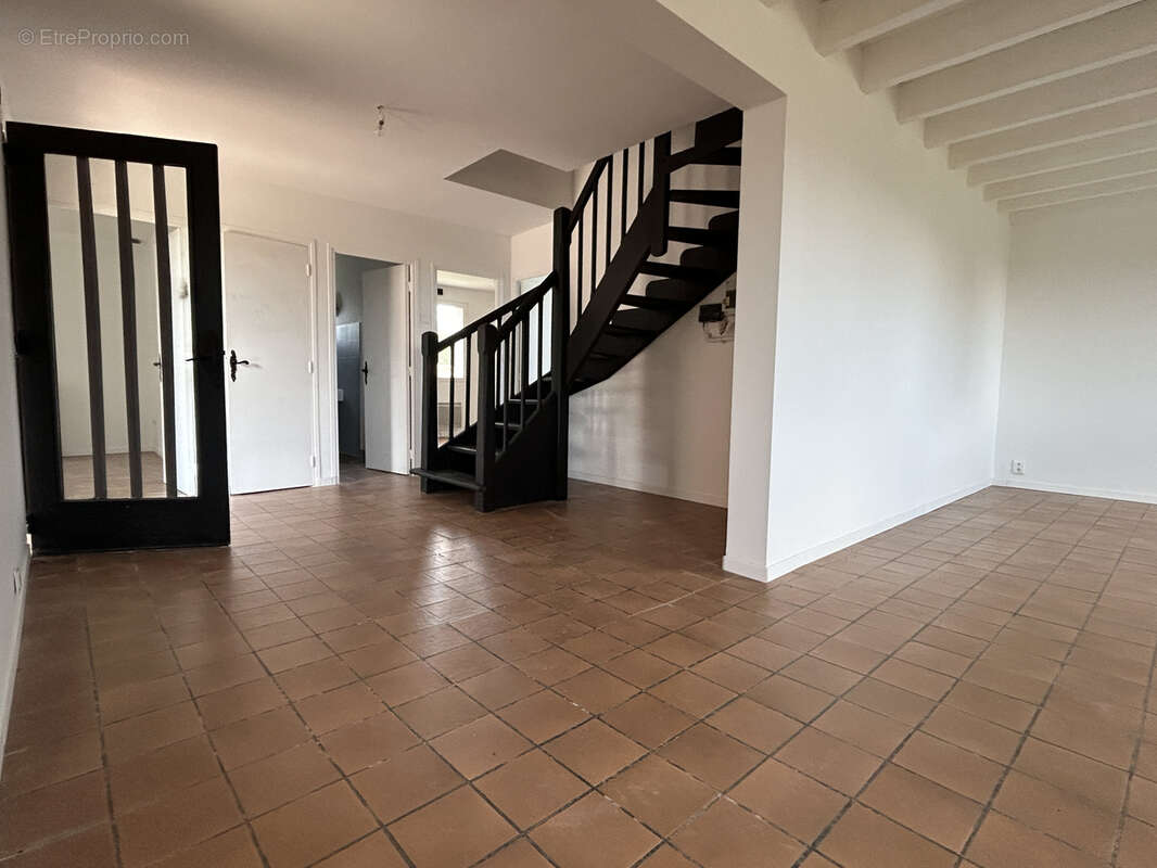 Maison à MIRANDOL-BOURGNOUNAC