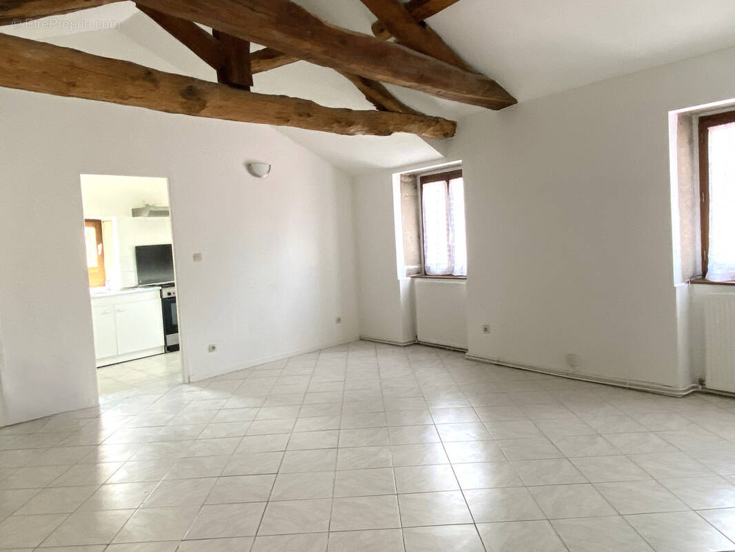 Appartement à DOMMARTIN