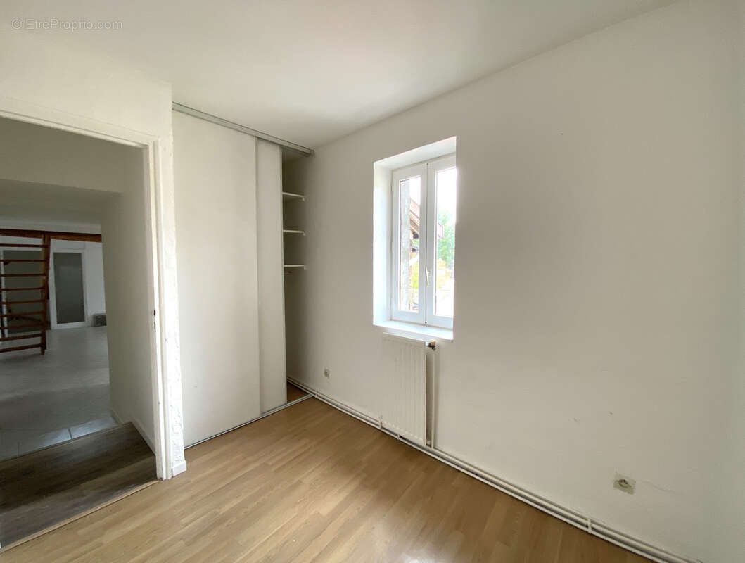 Appartement à DOMMARTIN
