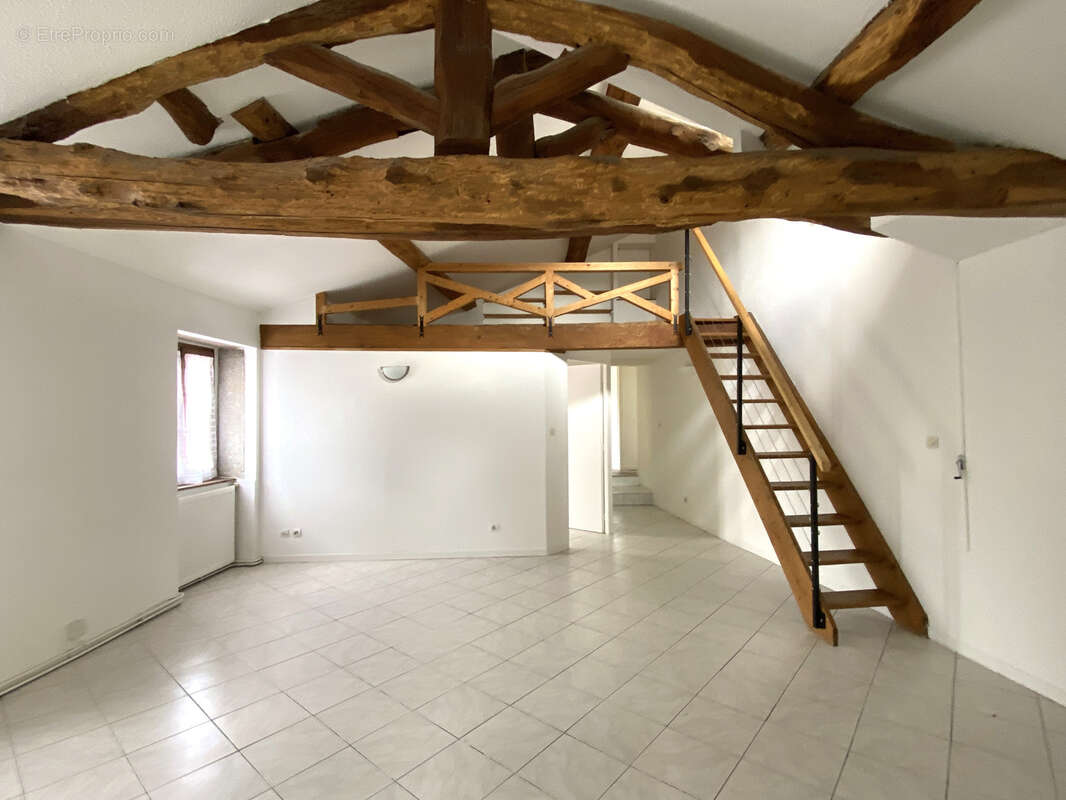 Appartement à DOMMARTIN