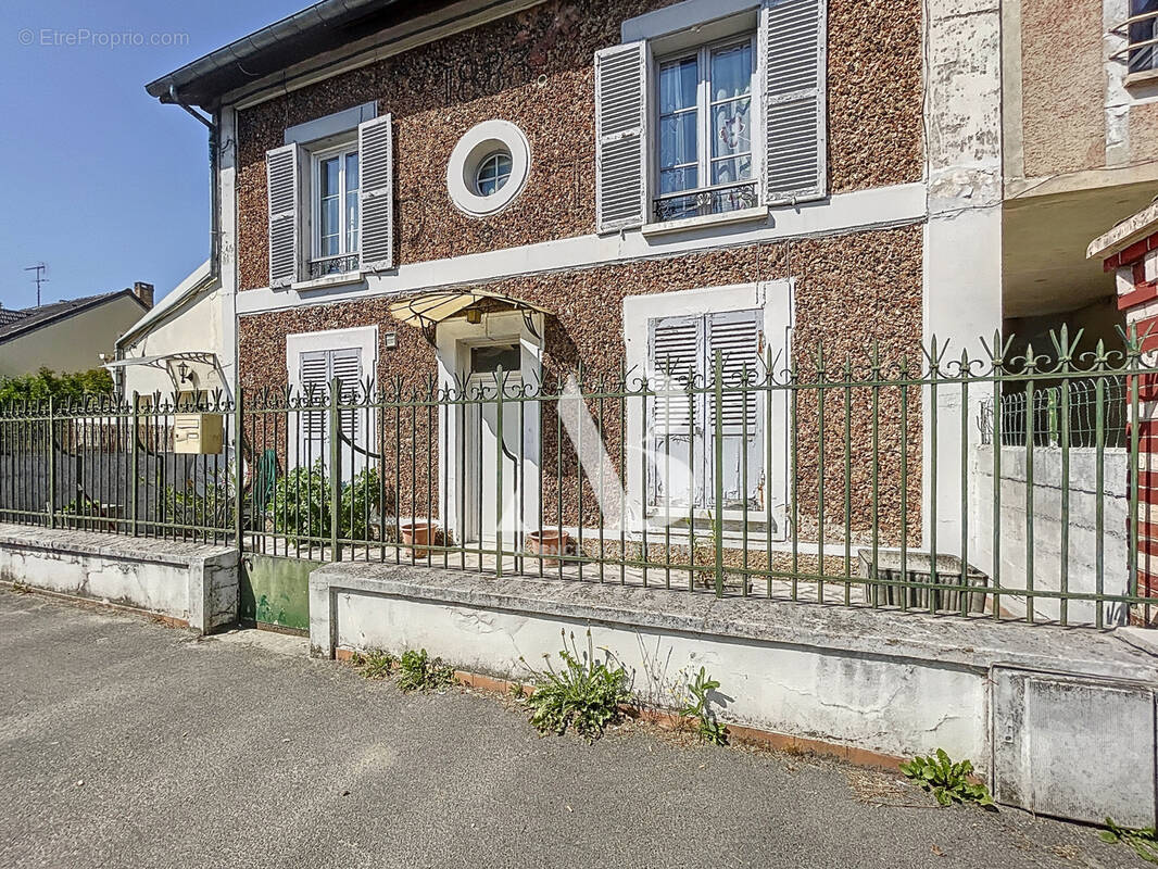 Appartement à GUIGNES