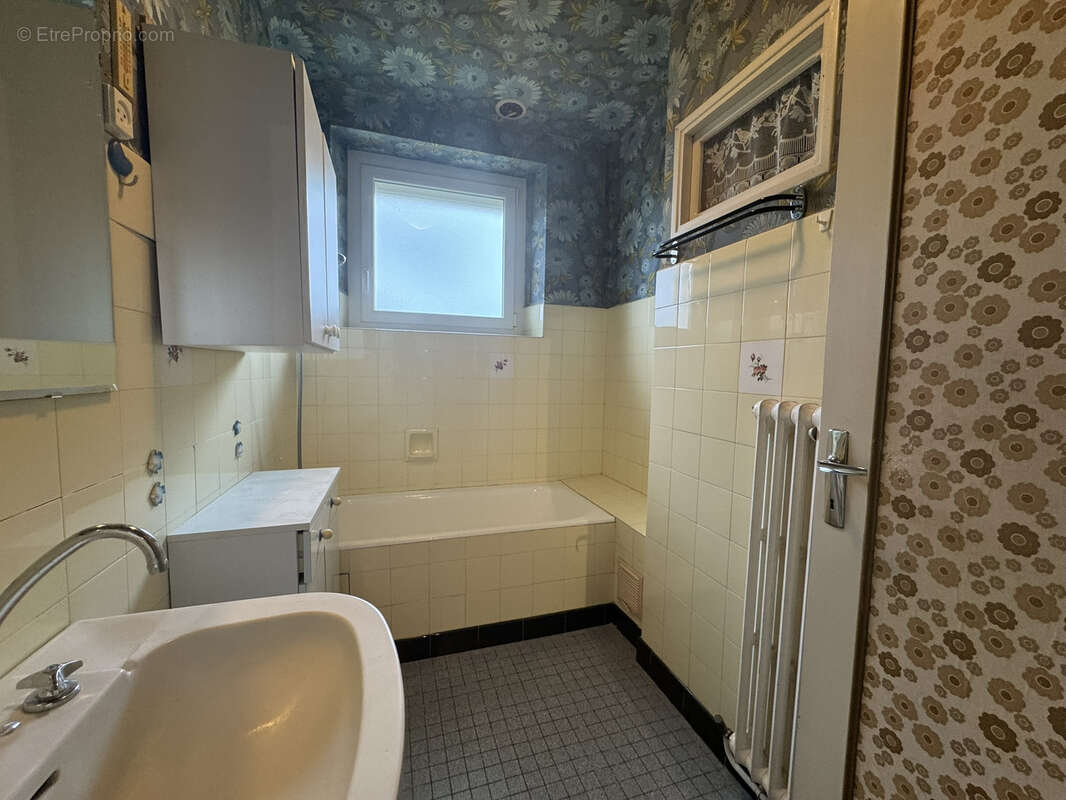 Maison à LUC-LA-PRIMAUBE