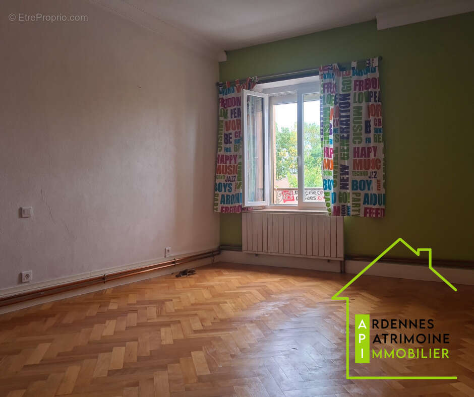 Maison à PRIX-LES-MEZIERES