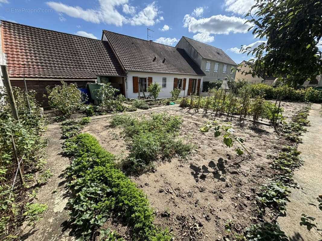 Maison à SAINT-GERMAIN-DES-FOSSES