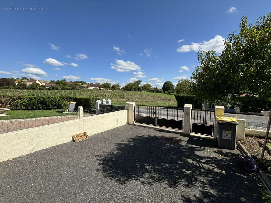 Maison à SAINT-GERMAIN-DES-FOSSES