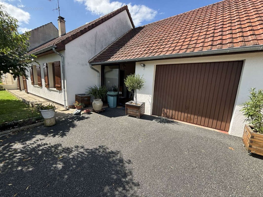 Maison à SAINT-GERMAIN-DES-FOSSES