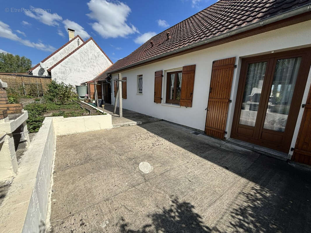 Maison à SAINT-GERMAIN-DES-FOSSES