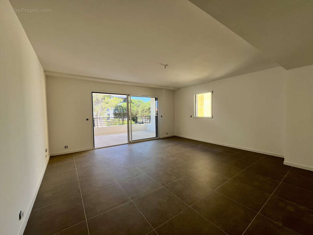 Appartement à FREJUS