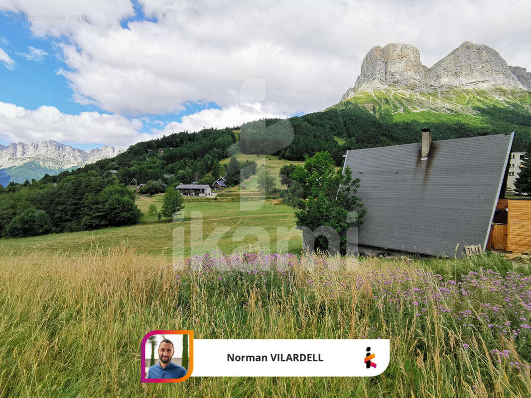 Commerce à CHATEAU-BERNARD