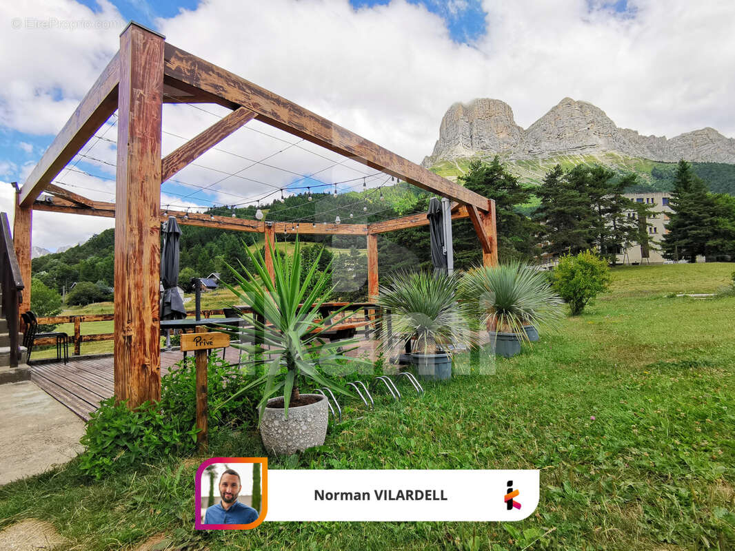 Commerce à CHATEAU-BERNARD