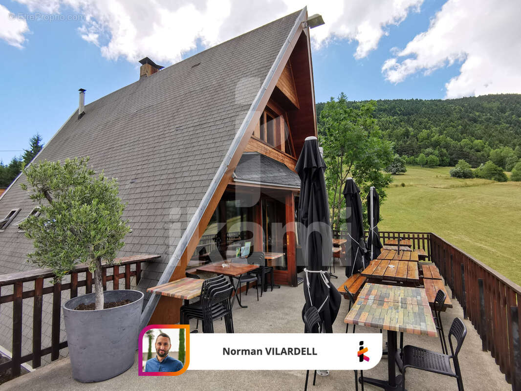 Commerce à CHATEAU-BERNARD