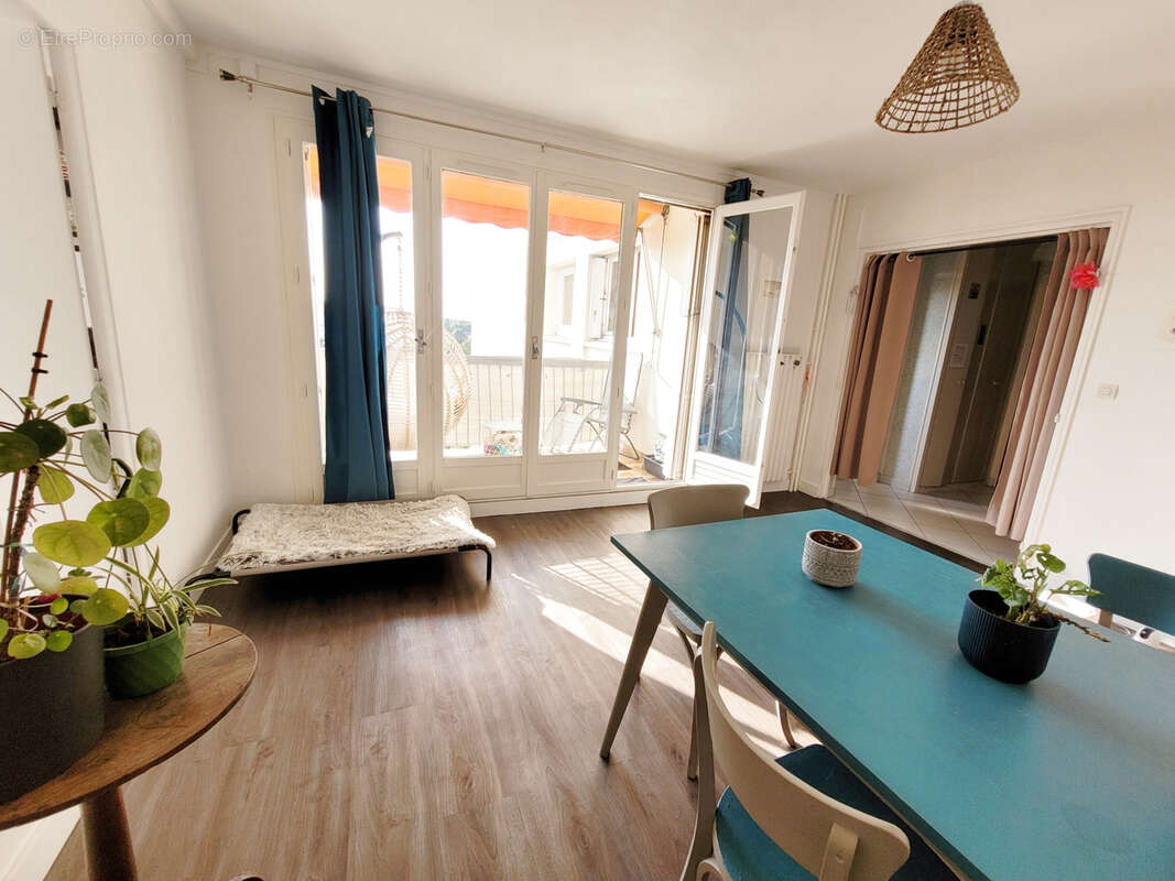 Appartement à SAINT-ANDRE-LES-VERGERS