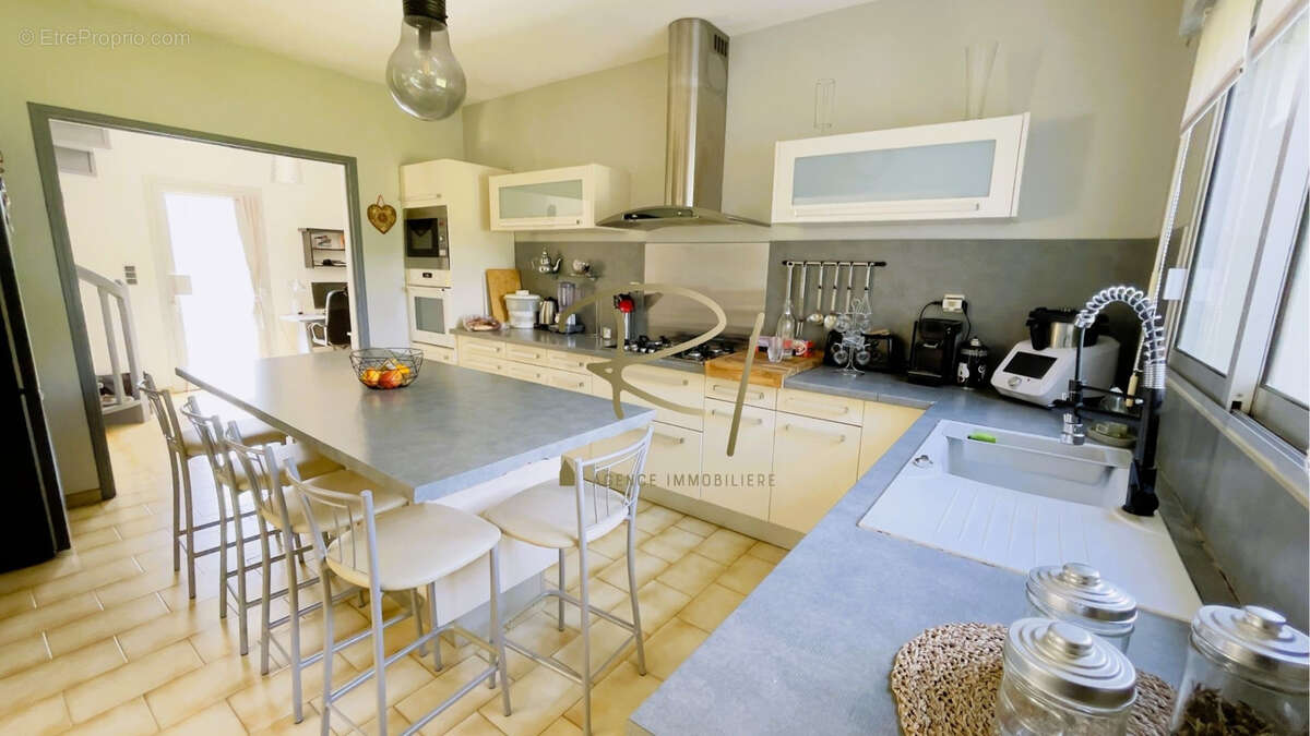 Maison à SAINT-PRIVAT-DE-CHAMPCLOS