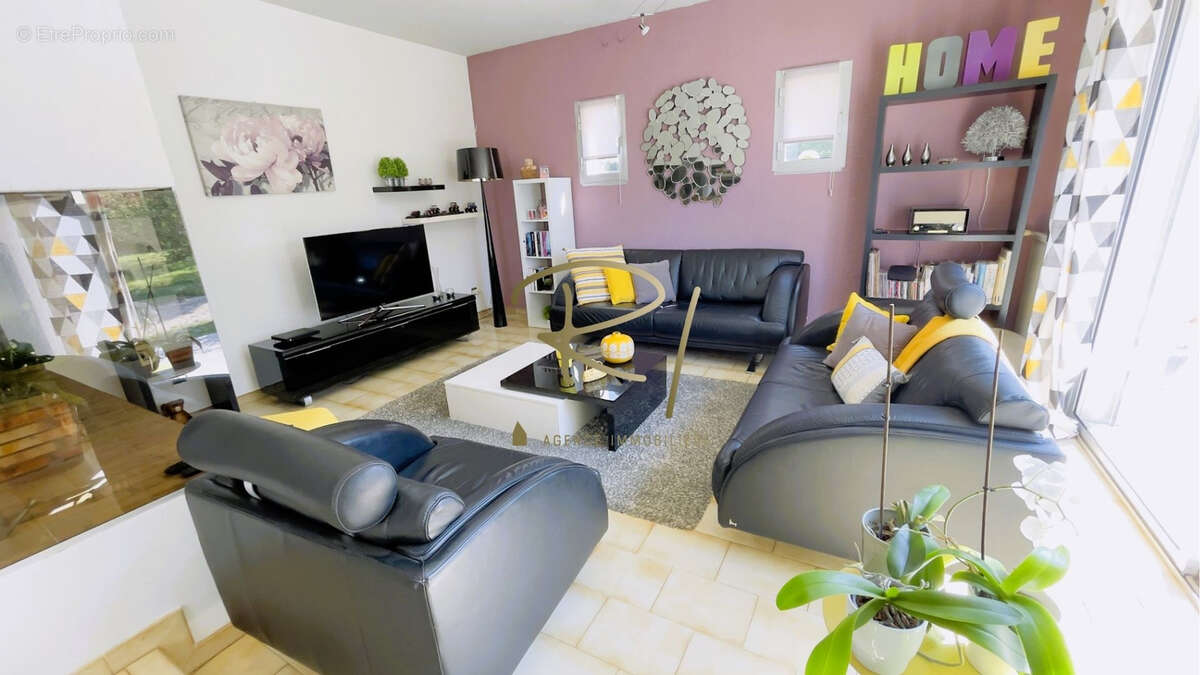 Maison à SAINT-PRIVAT-DE-CHAMPCLOS