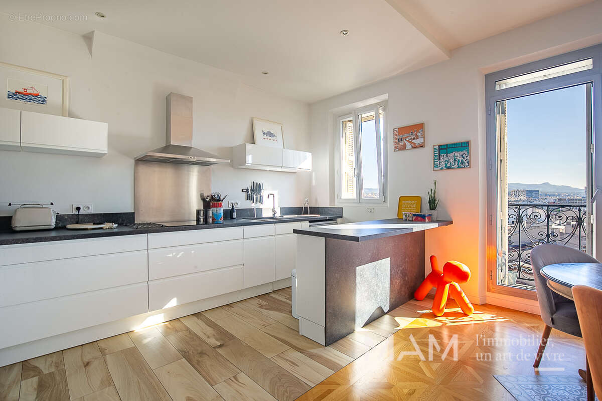 Appartement à MARSEILLE-6E