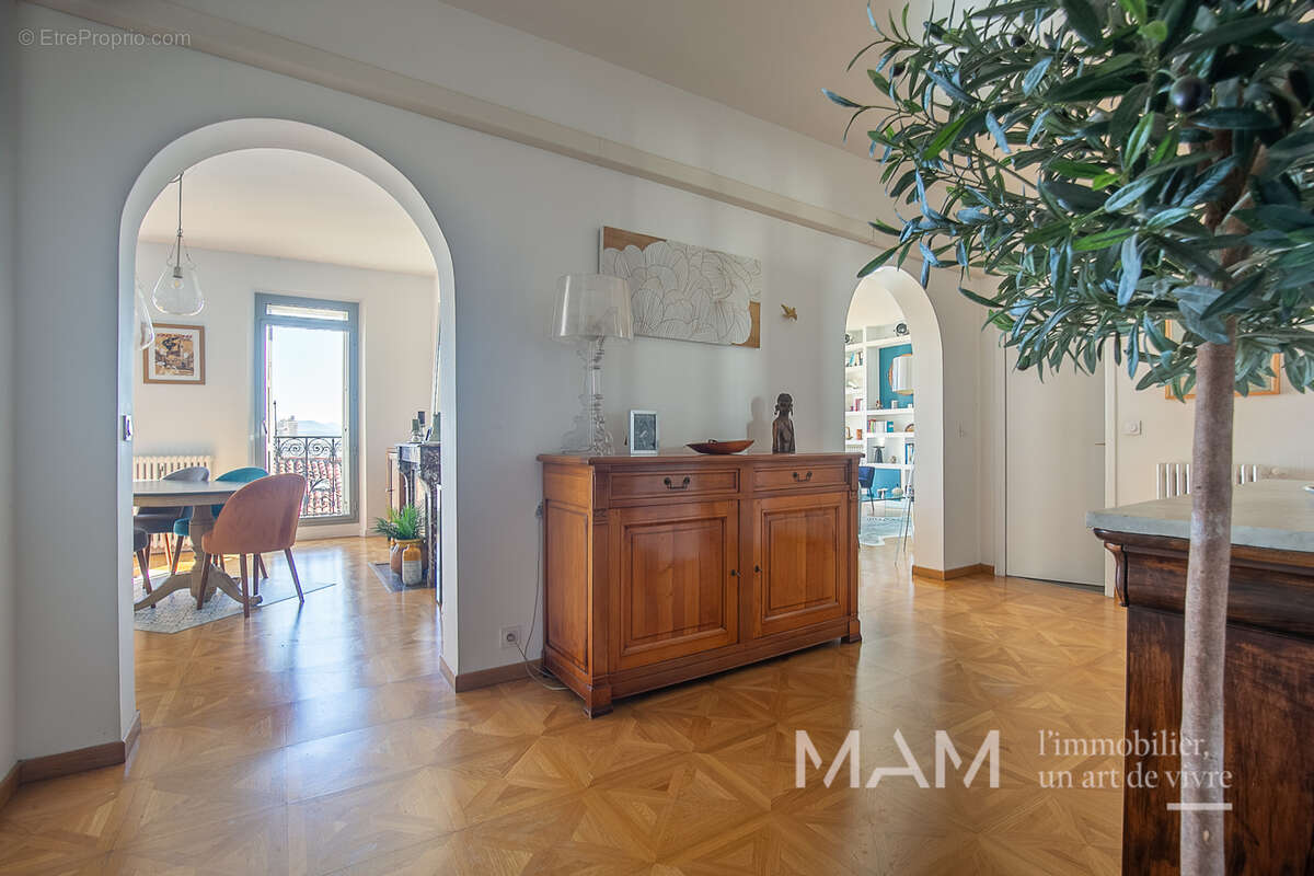 Appartement à MARSEILLE-6E