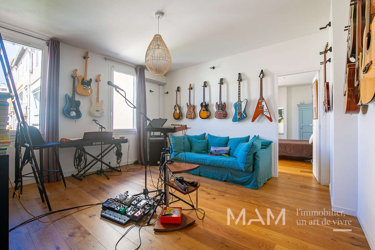 Appartement à MARSEILLE-6E