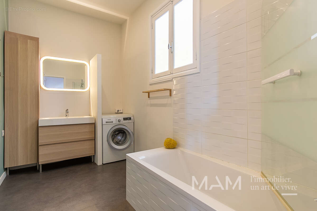 Appartement à MARSEILLE-6E