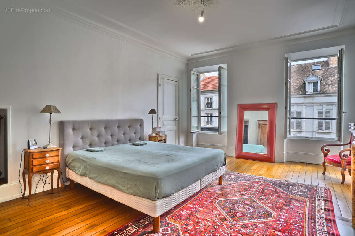 Maison à FONTAINEBLEAU