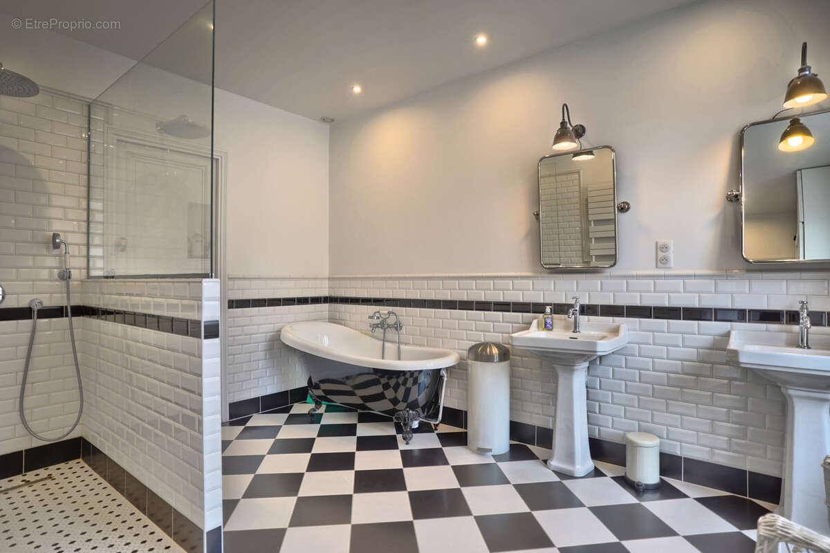 Maison à FONTAINEBLEAU