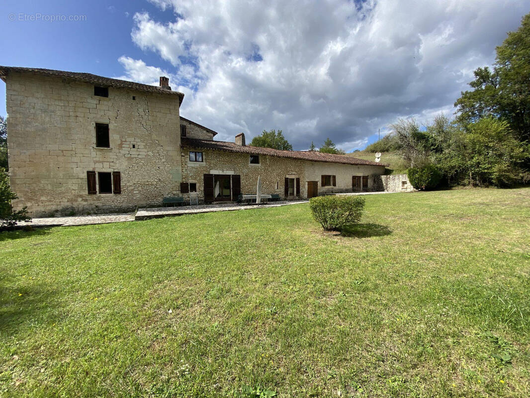 Maison à SAINT-ASTIER