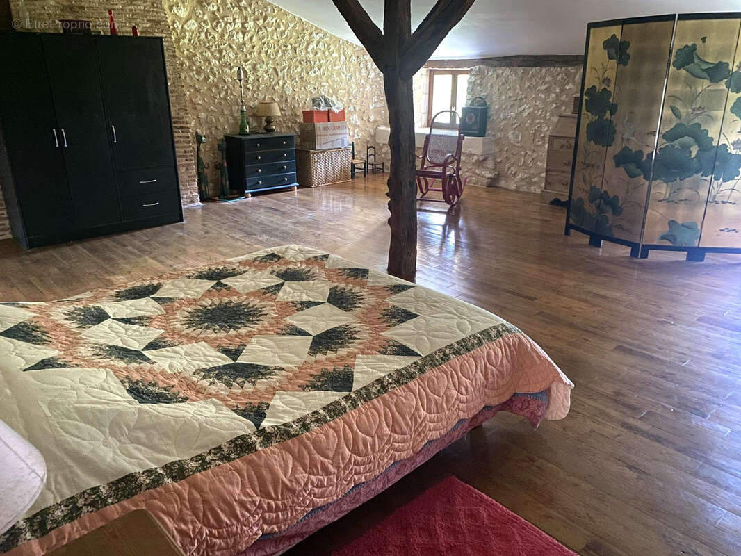 Maison à SAINT-ASTIER