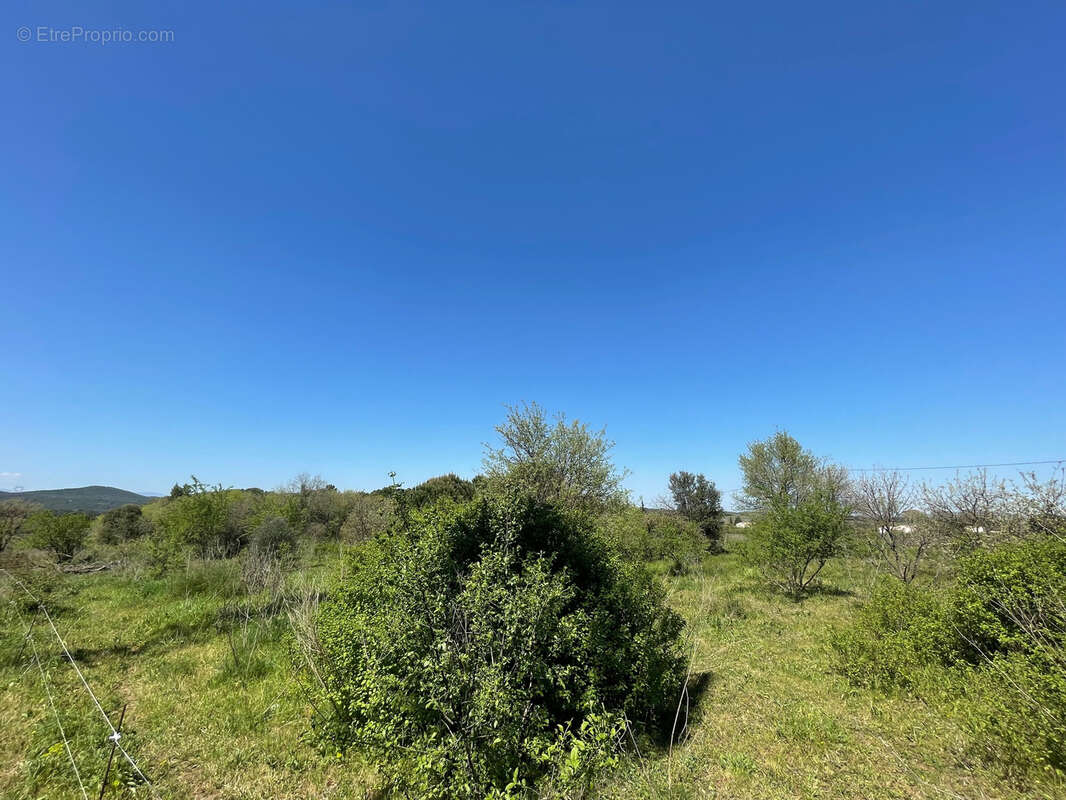 Terrain à MONTPEZAT