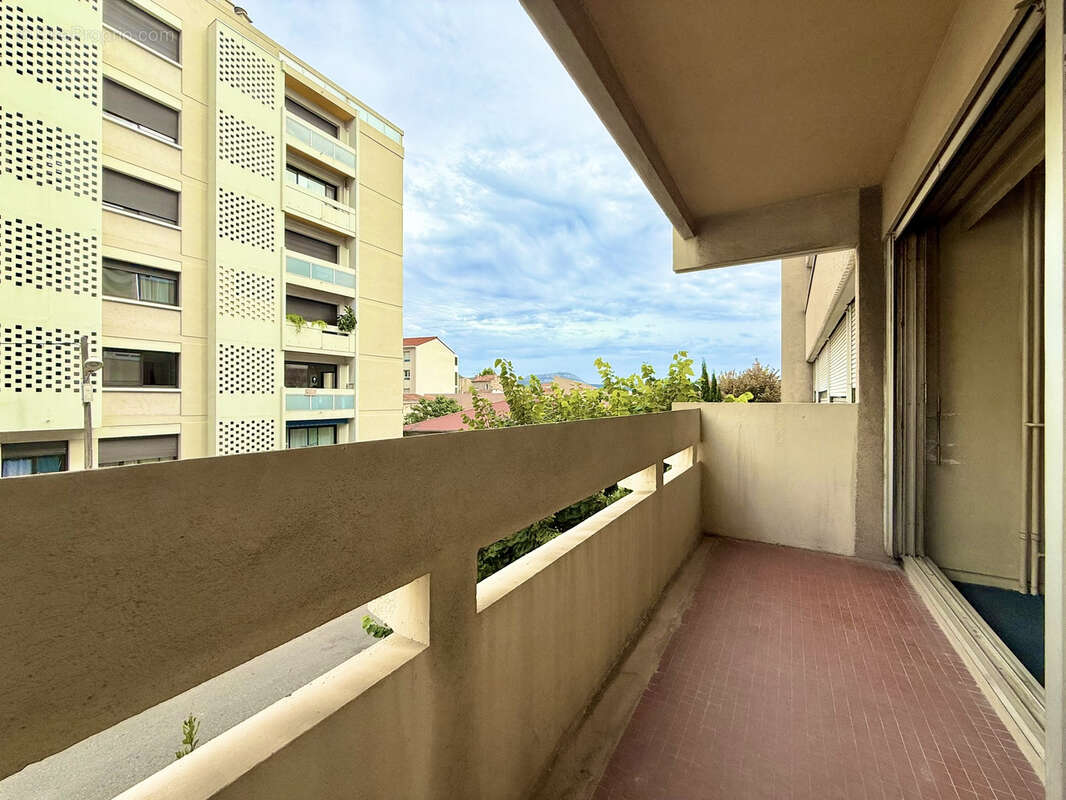 Appartement à MARSEILLE-6E