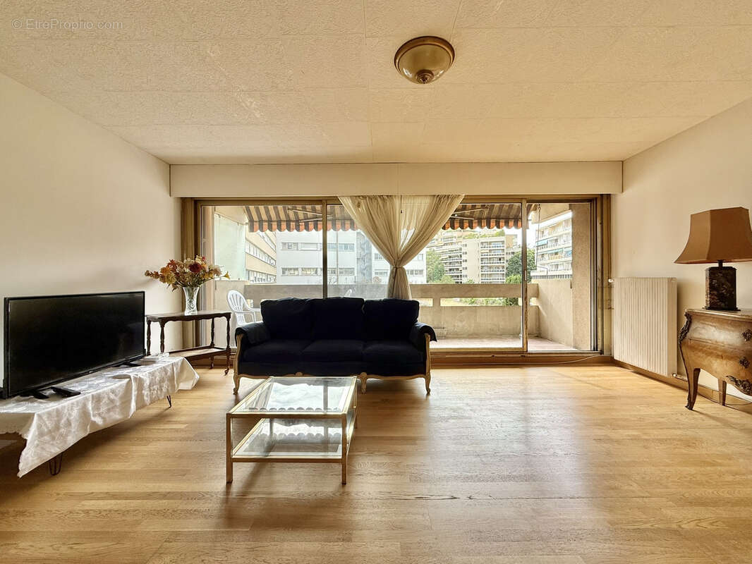 Appartement à MARSEILLE-6E