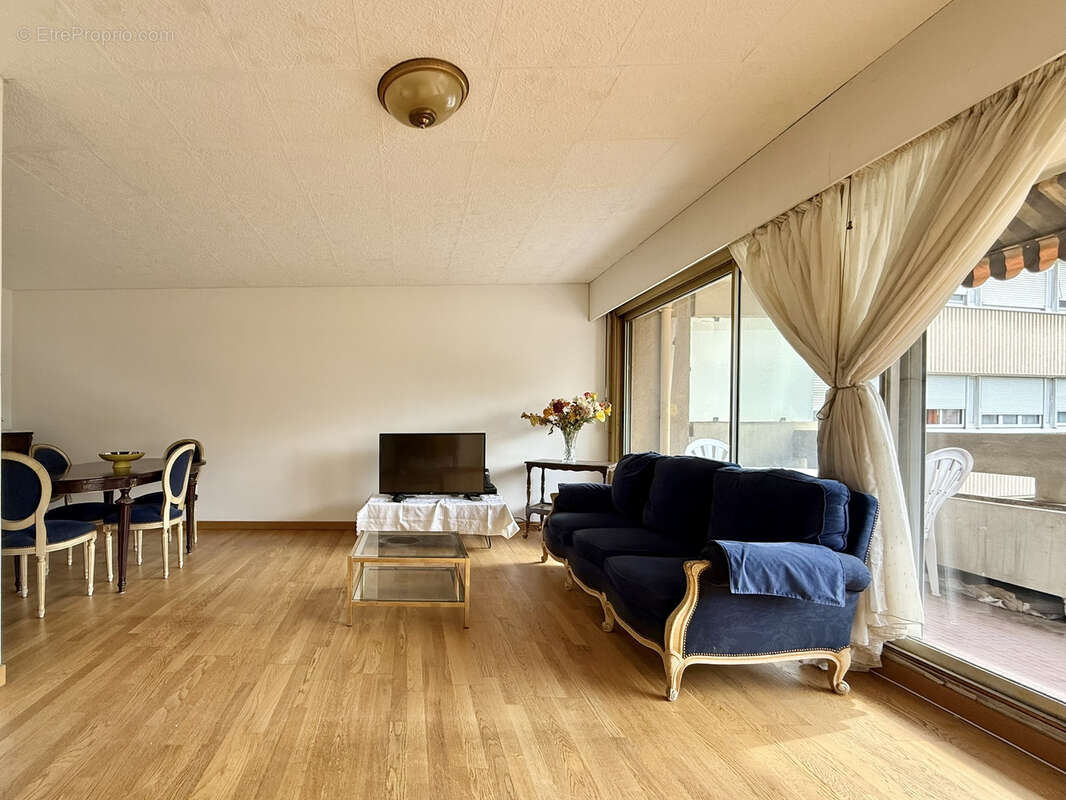 Appartement à MARSEILLE-6E