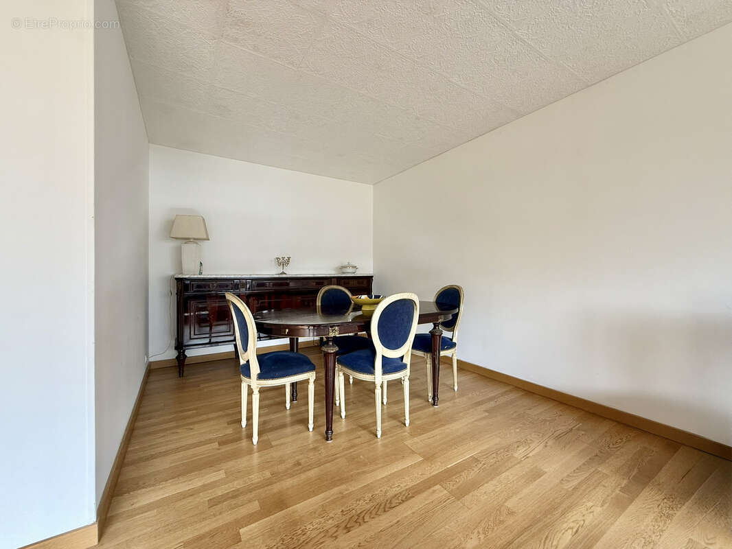 Appartement à MARSEILLE-6E