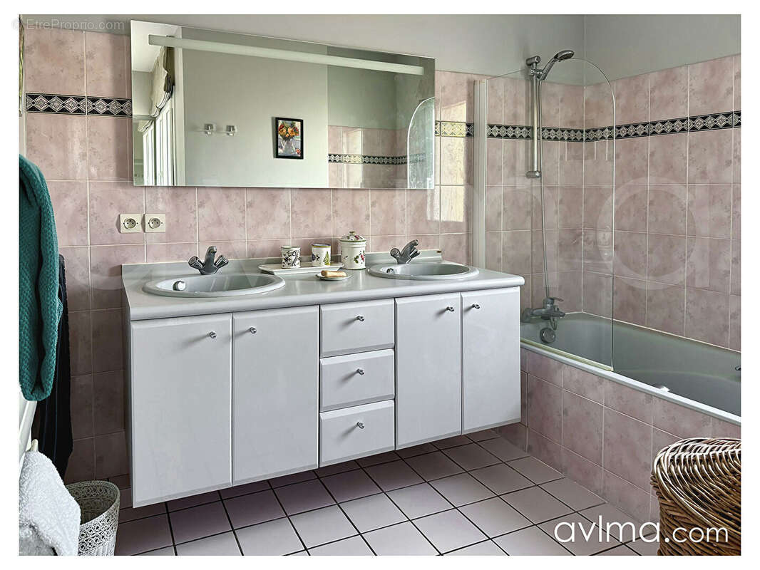 Maison à SAINT-NOM-LA-BRETECHE