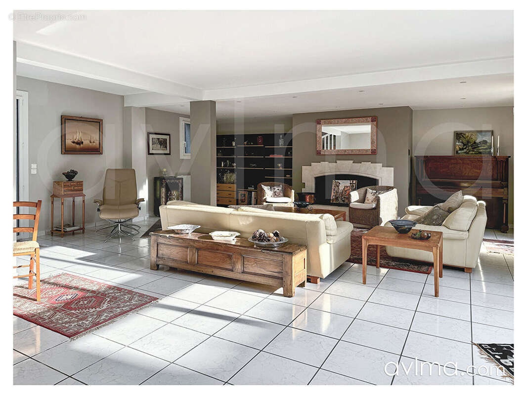 Maison à SAINT-NOM-LA-BRETECHE