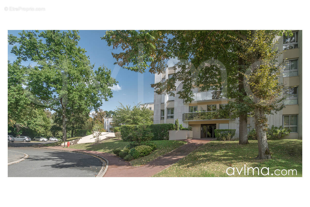 Appartement à LA CELLE-SAINT-CLOUD