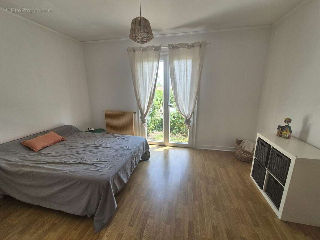 Maison à LES EGLISES-D&#039;ARGENTEUIL