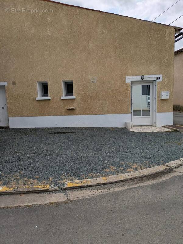 Maison à MAUZE-SUR-LE-MIGNON