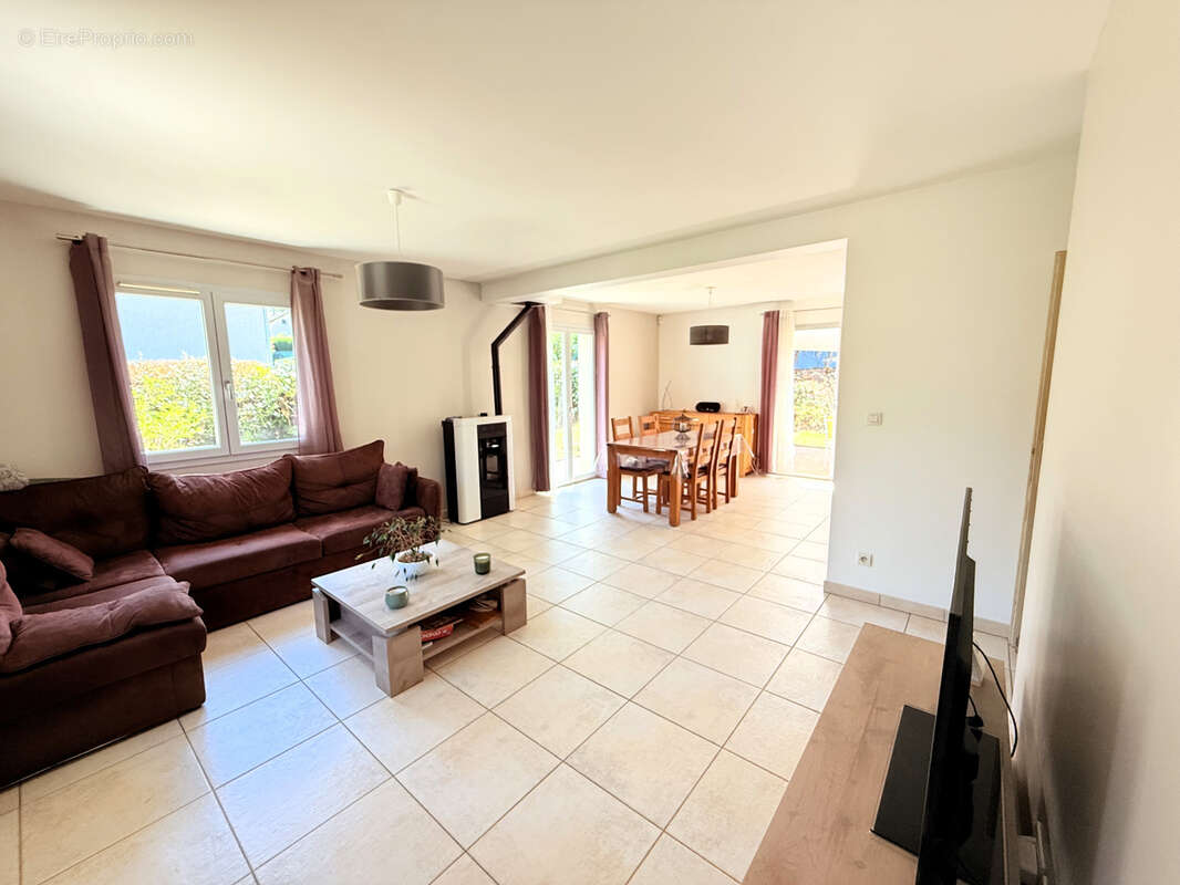 Maison à SAINT-JEOIRE-PRIEURE