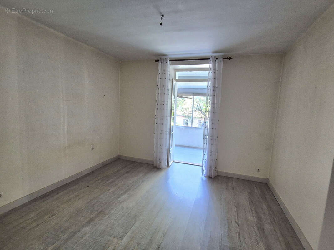 Maison à SAINT-MARTIN-DE-VALGALGUES