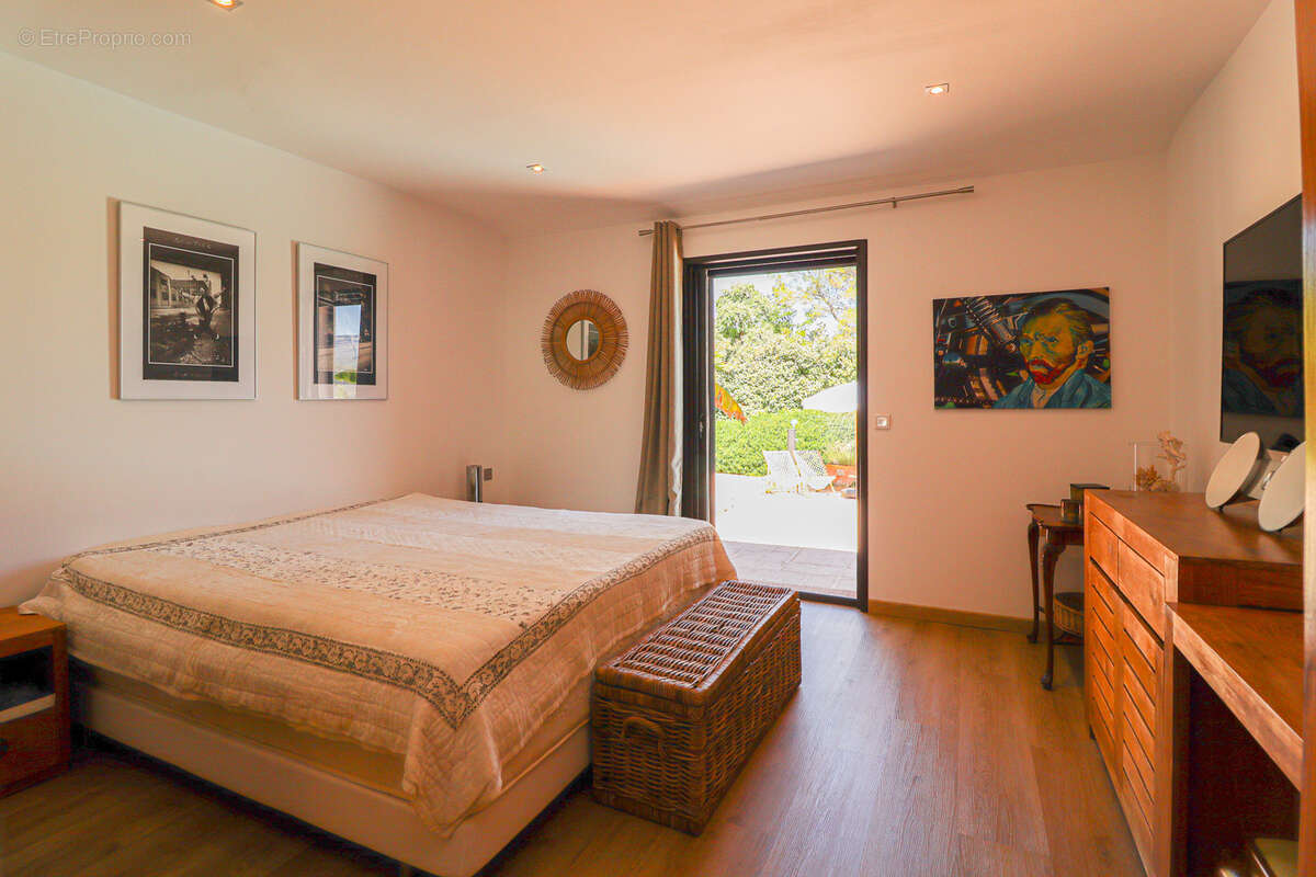 Maison à TOURRETTES