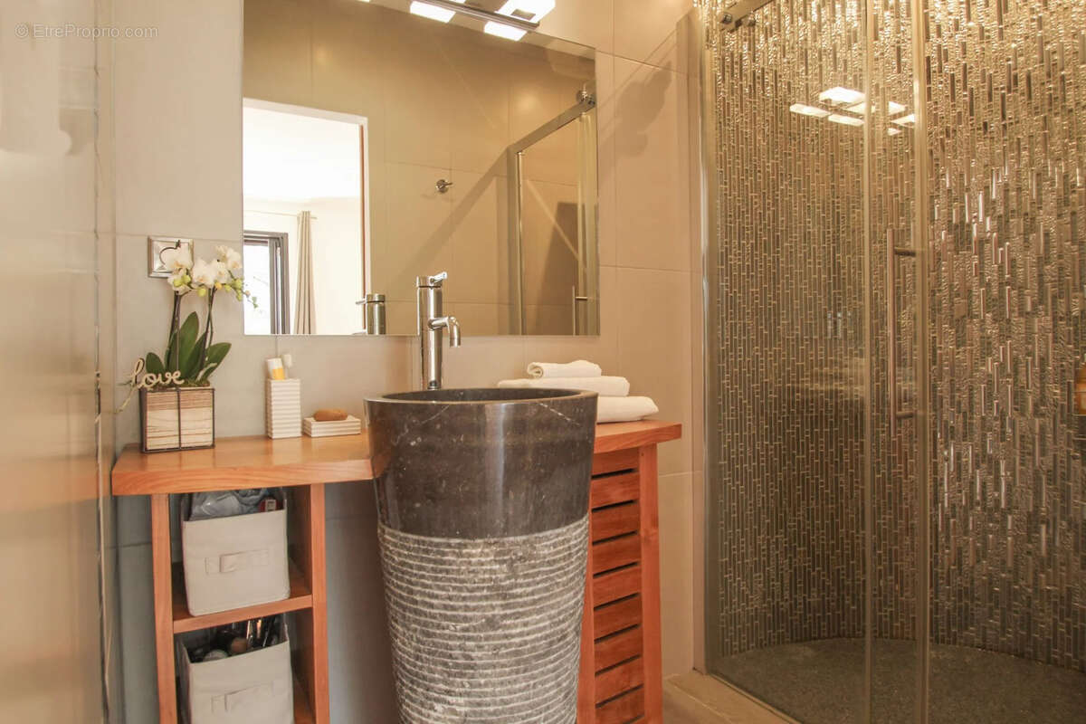 Maison à TOURRETTES