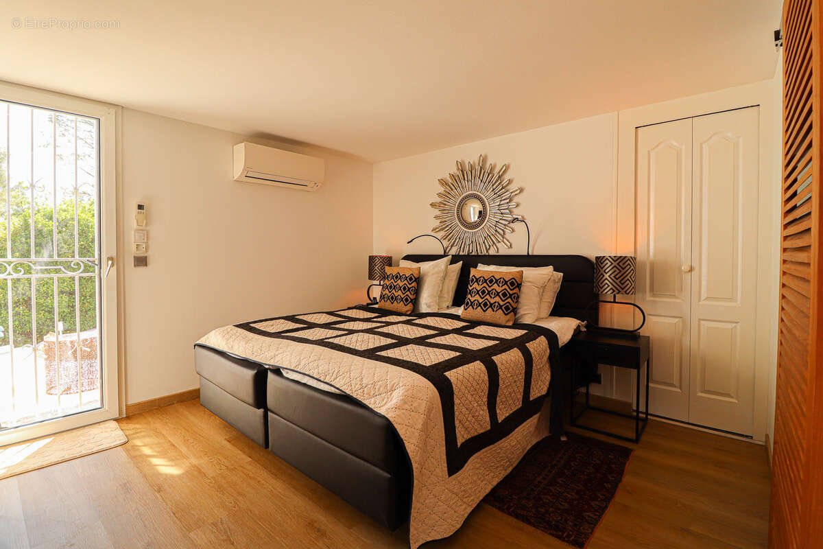 Maison à TOURRETTES